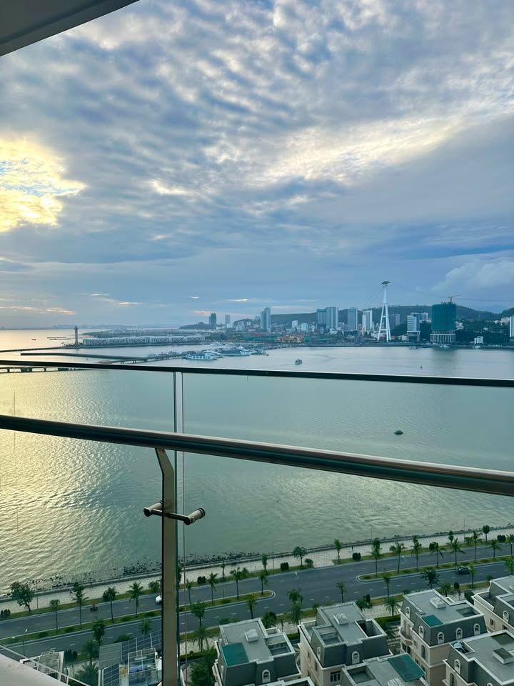 Căn hộ studio Sapphire Halong 37m² giá 2 tỷ - View biển tuyệt đẹp!