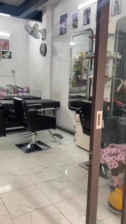 Nhà cho thuê tại ngõ 211 Khương Trung 3 phòng ngủ - Mặt tiền kinh doanh sát hồ Đầm Hồng