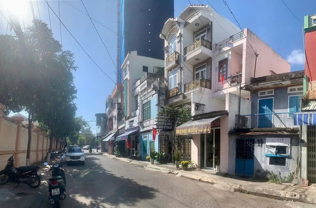 Nhà mặt tiền kinh doanh đường Thành Thái, Quy Nhơn 48m² giá chỉ 3 tỷ - Kinh doanh sầm uất!