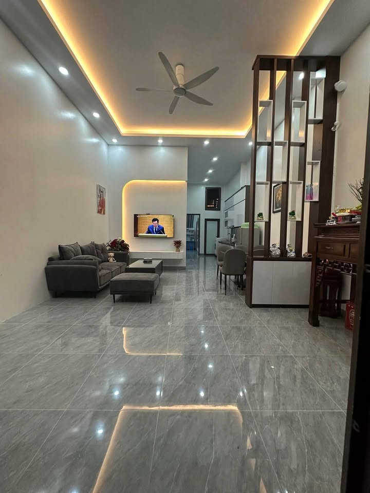 Nhà cấp 4 tại phường Thịnh Lang, Hòa Bình 73.8m² giá 3 tỷ - Tiện kinh doanh ngay!