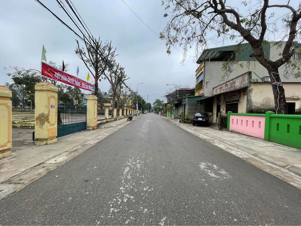 Nhà 2 tầng lô góc Quảng Thành 171m² giá 6 tỷ - Đầu tư sinh lời ngay!