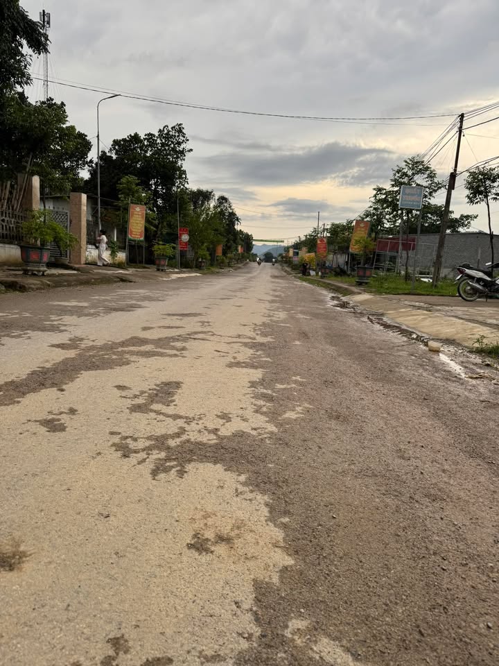 Lô đất tại Thanh Quân, Như Xuân 1600m² giá 6xx triệu - Sổ hồng chính chủ, thuận tiện kinh doanh!