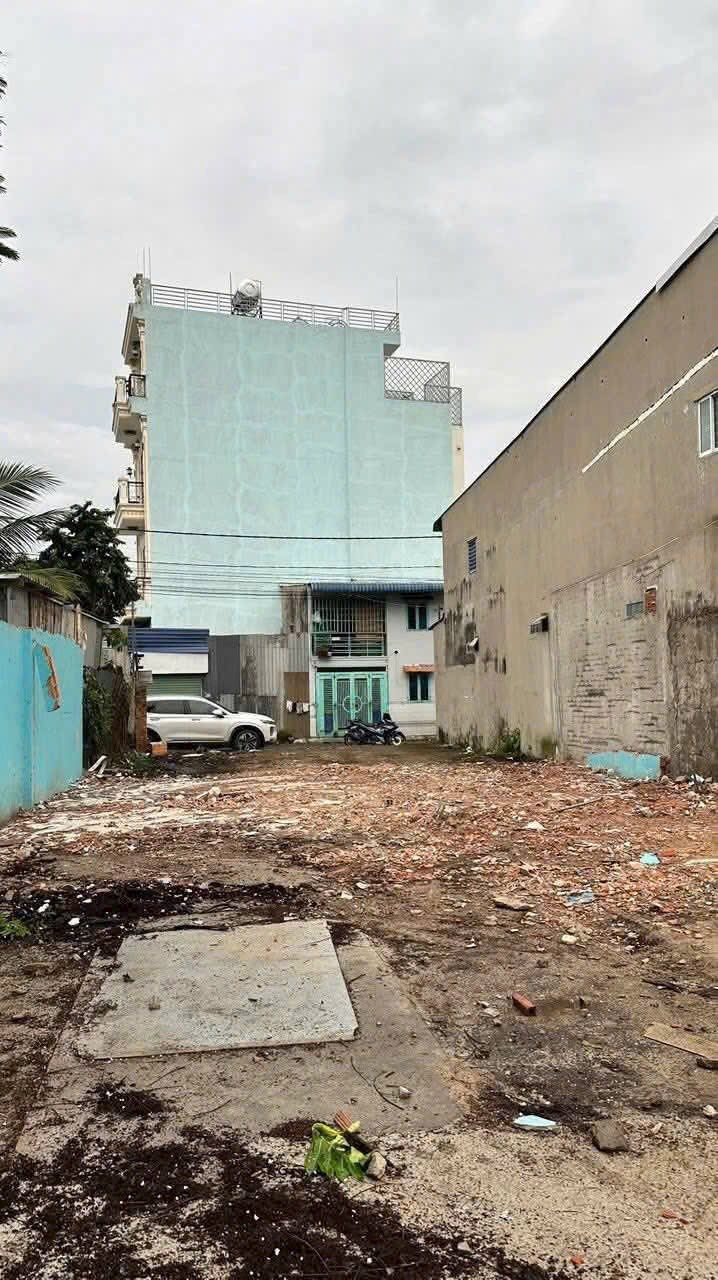 Đất nền Bà Điểm, Hóc Môn 168.7m² giá 5.9 tỷ - Sổ đỏ chính chủ, mặt tiền đường nhựa rộng rãi!