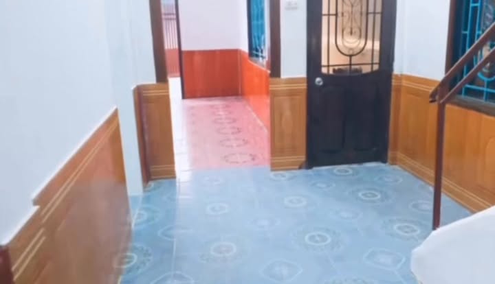 Nhà 2 tầng mặt tiền kinh doanh Nguyễn Chí Thanh, 138.6m² giá 2.4 tỷ - Cơ hội vàng cho nhà đầu tư!