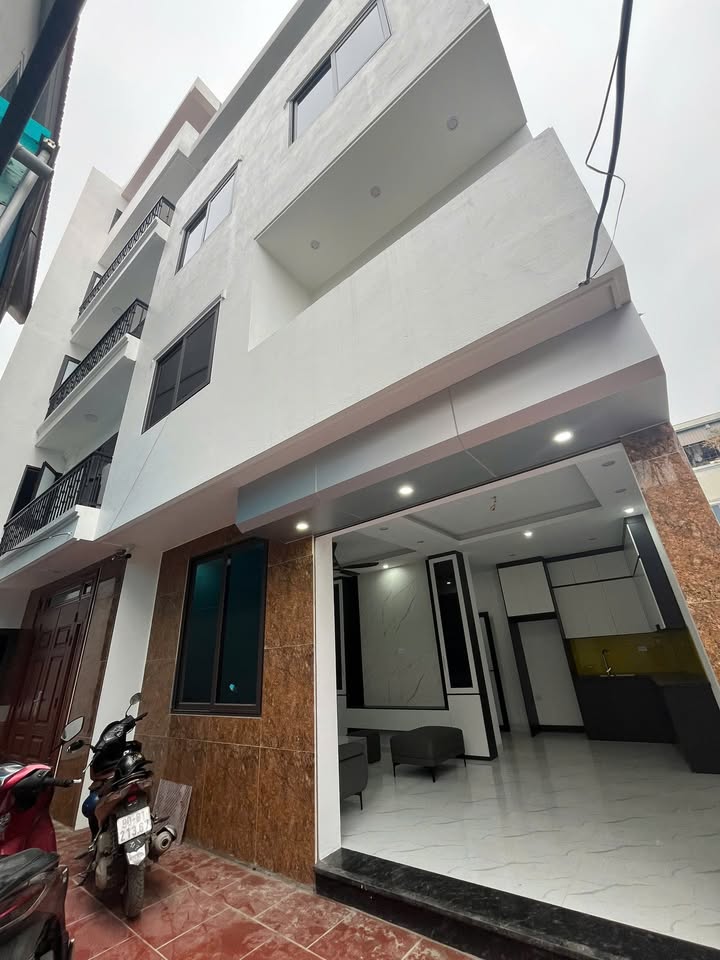 Nhà đẹp 4 tầng Tân Phú Quốc Oai 41m² giá 4 tỷ - Thiết kế tối ưu và vị trí thuận lợi!