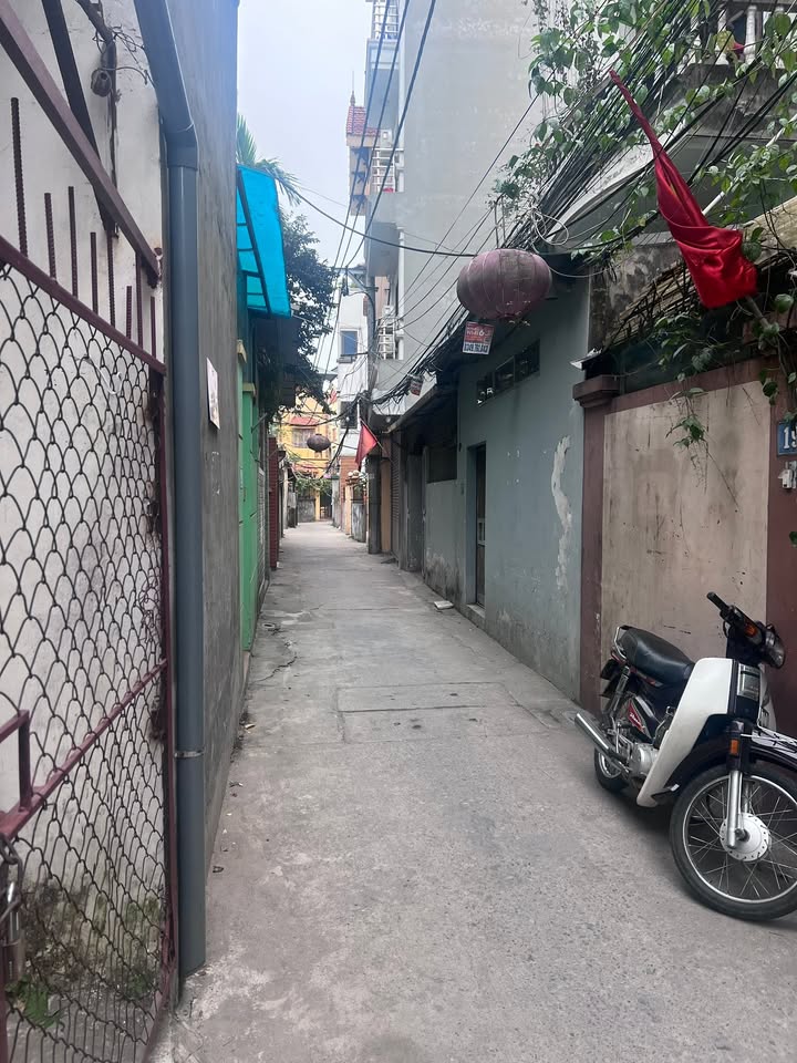 Đất Thượng Thanh, Long Biên 64.5m² giá 9.032 tỷ - Sổ đỏ chính chủ, tiện ích đầy đủ!