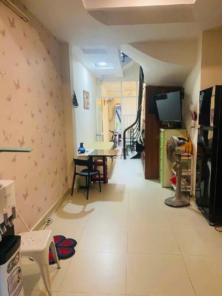 Nhà 4 tầng Nguyễn Đình Chính, 55.8m² giá 8.59 tỷ - Hẻm ô tô, gần sân bay!