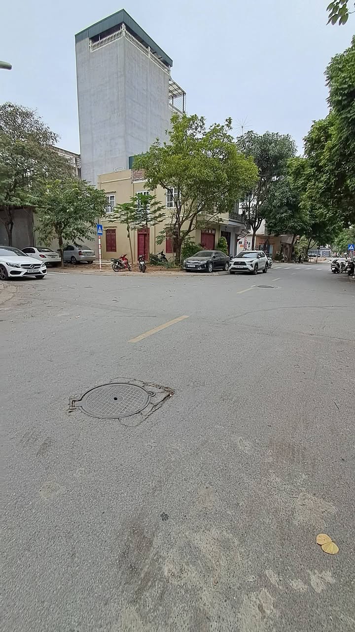 Đất Việt Hưng Long Biên 57m² giá 13 tỷ - Mặt phố ô tô tránh, sổ đỏ chính chủ!