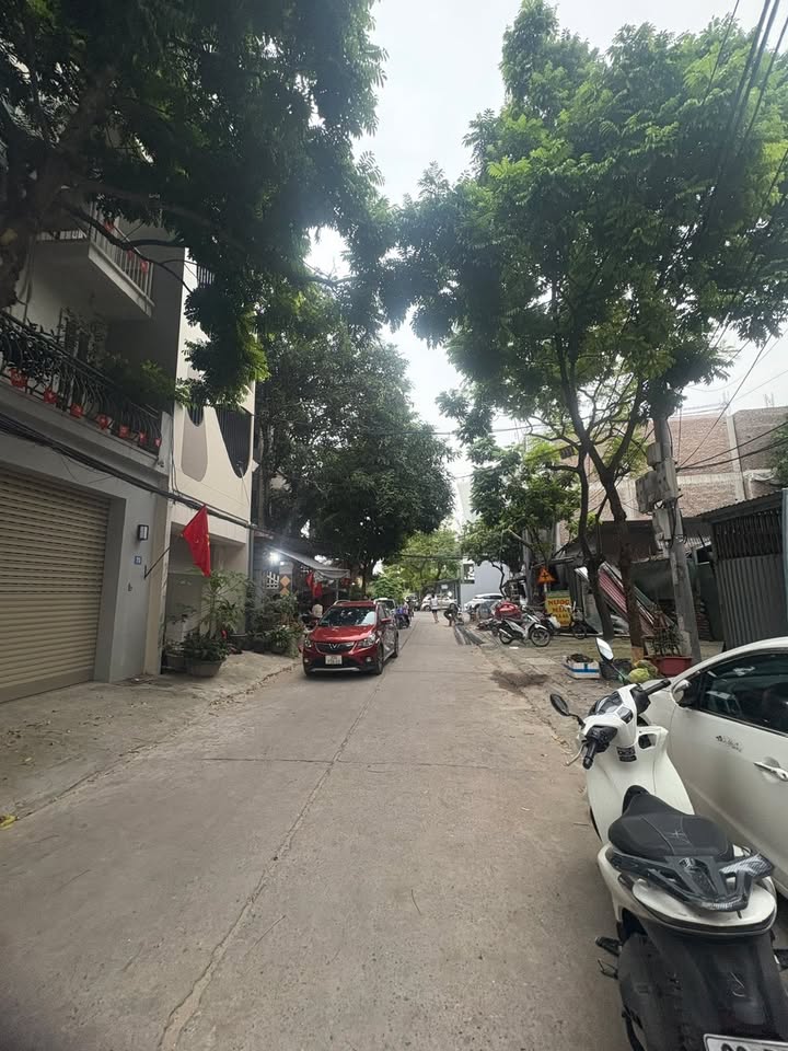 Đất Ngọc Lâm 30m² giá 6.9 tỷ - Ô tô vào tận nơi, cơ hội đầu tư vàng!