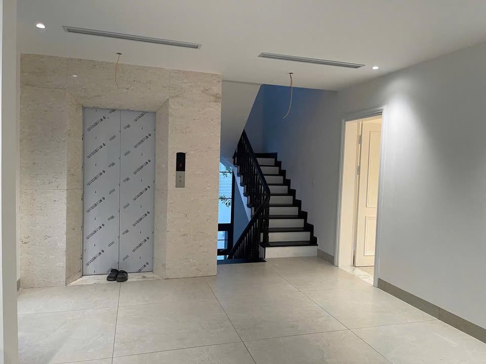 Nhà phố Láng Hạ Đống Đa 61m² giá 15.9 tỷ - Dòng tiền ổn định 40 triệu/tháng!