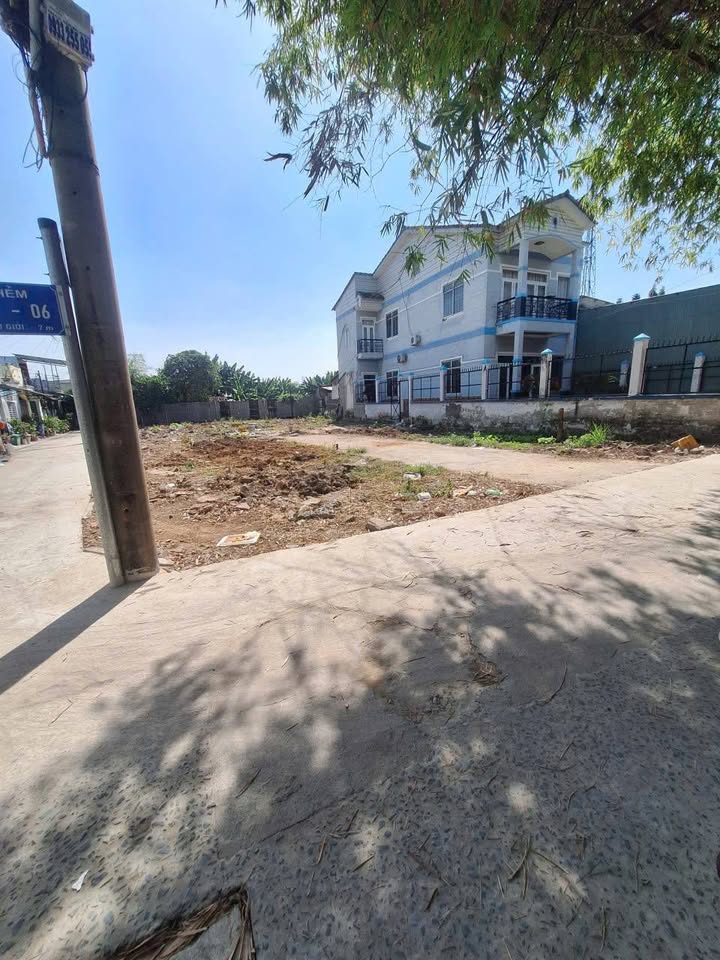 Đất nền mặt tiền Đặng Thúc Vịnh, Đông Thạnh Hóc Môn 82m² giá 3.4 tỷ - Vị trí đắc địa, sổ đỏ chính chủ!