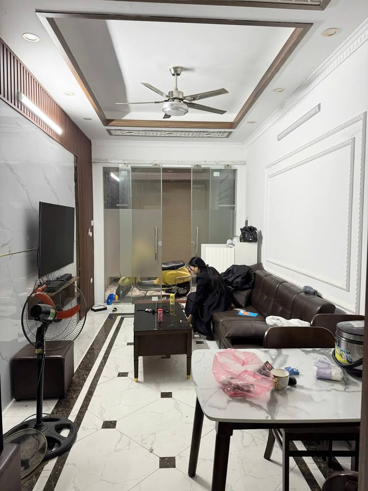 Nhà nguyên căn 4 tầng Đàm Quang Trung 32m² giá 11 triệu - Gần Aeon Mall, tiện ích đầy đủ!