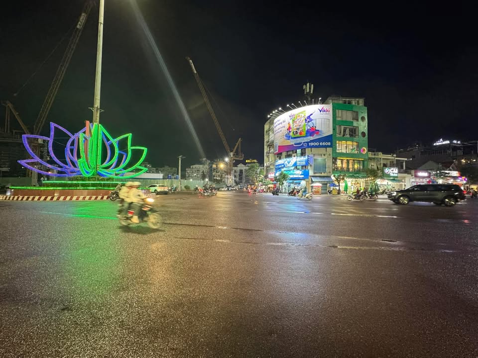 Cho thuê mặt bằng Đống Đa 200m² giá 13.5 triệu - Thích hợp kinh doanh đa dạng!