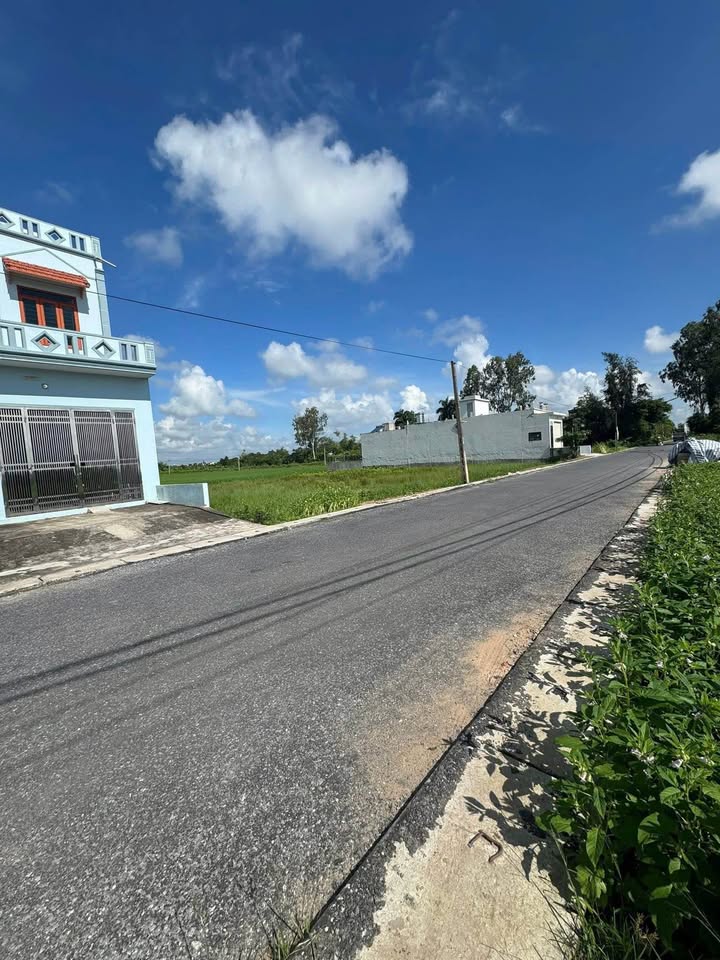 Nhà 2 tầng Vũ Thắng, Kiến Xương 200m² - Kinh doanh sầm uất, giá chỉ 2,xxx!