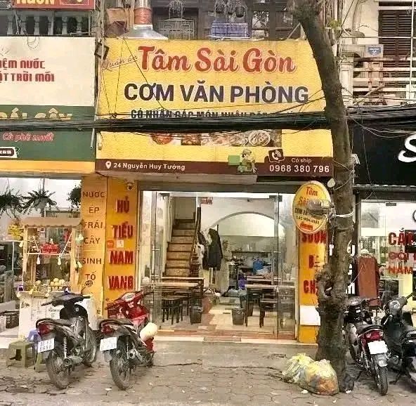 Sang nhượng quán ăn tại Nguyễn Huy Tưởng, Thanh Xuân 192m² - Đang hoạt động tốt với lượng khách ổn định!