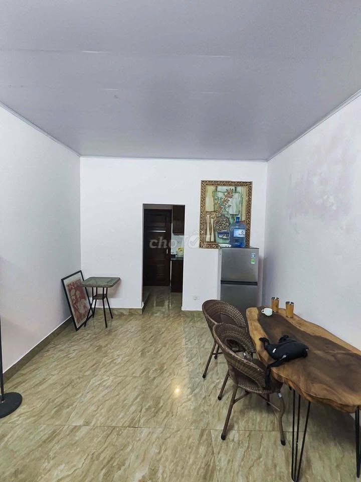 Nhà cho thuê phố Thợ Nhuộm 30m² giá 13,5 triệu - Nội thất sang trọng, yên tĩnh!