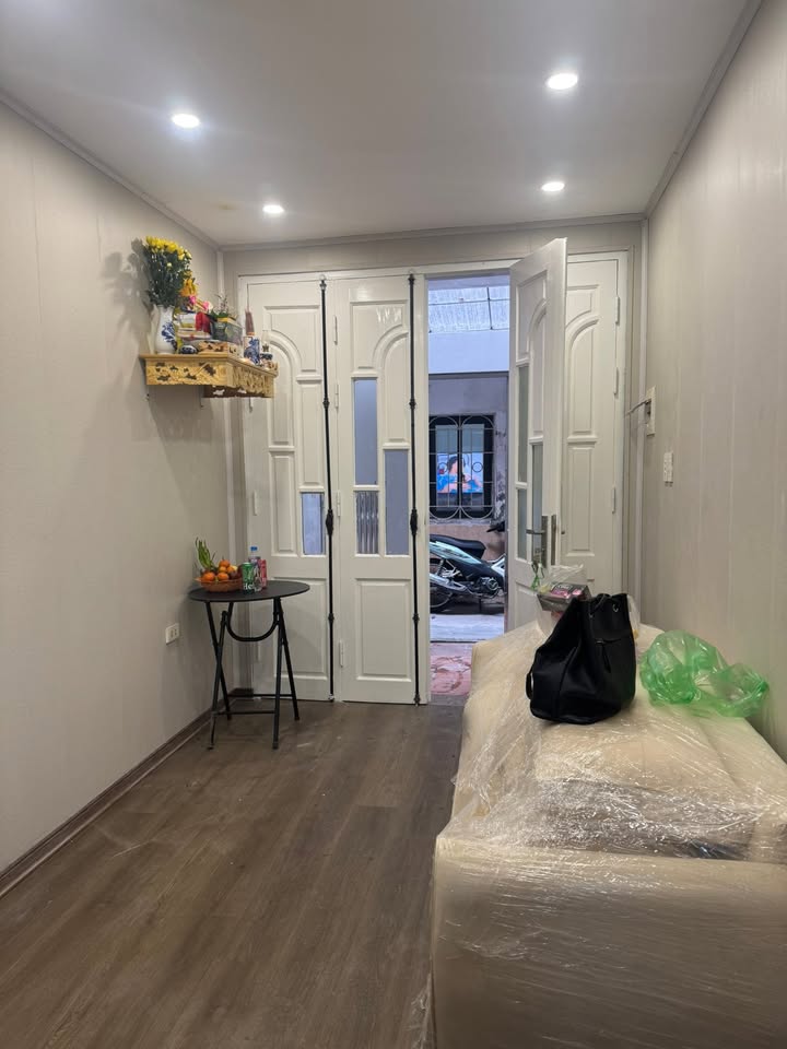 Cho thuê nhà nguyên căn 29b ngõ 251 Kim Mã 35m² - Nội thất đầy đủ, sẵn sàng vào ở!