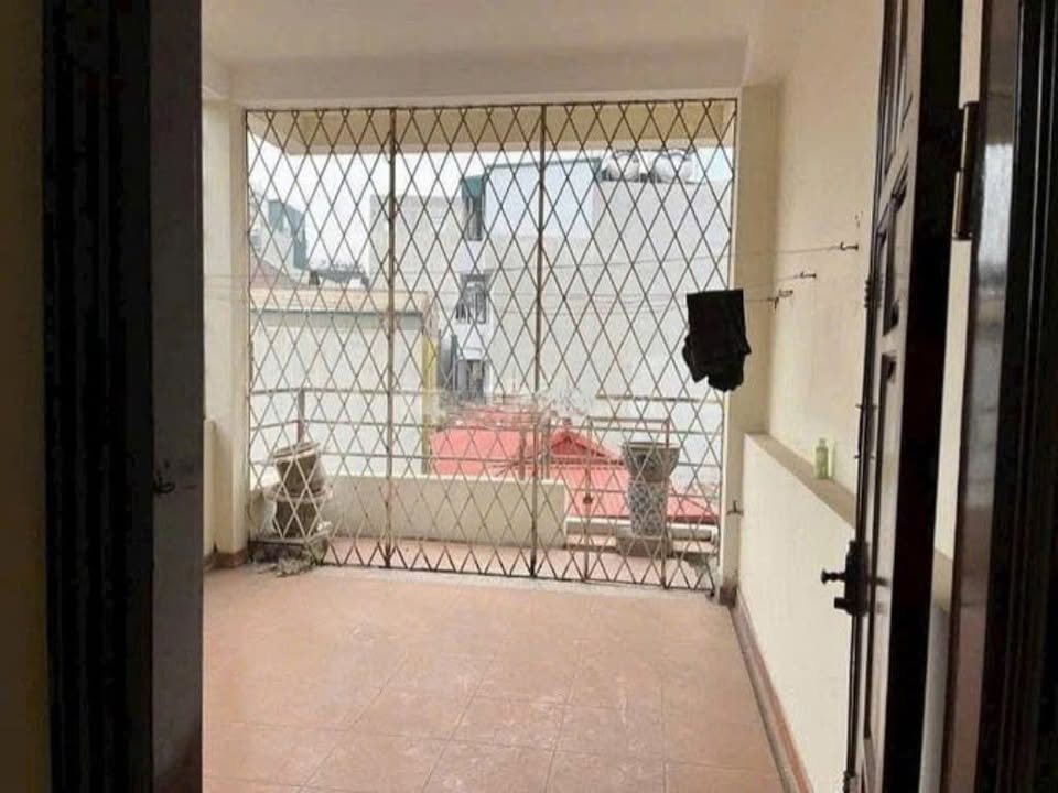 Nhà cho thuê ngõ 1 Đông Quan, Quan Hoa, Cầu Giấy 55m² - Ô tô đỗ cửa, vào ở ngay!