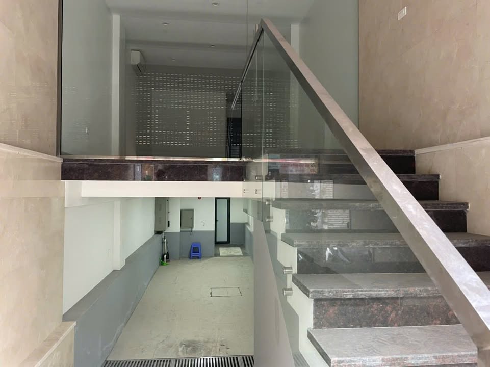 Cho thuê tòa nhà mặt phố Võng Thị, Thụy Khuê 65m² - Phù hợp kinh doanh, văn phòng