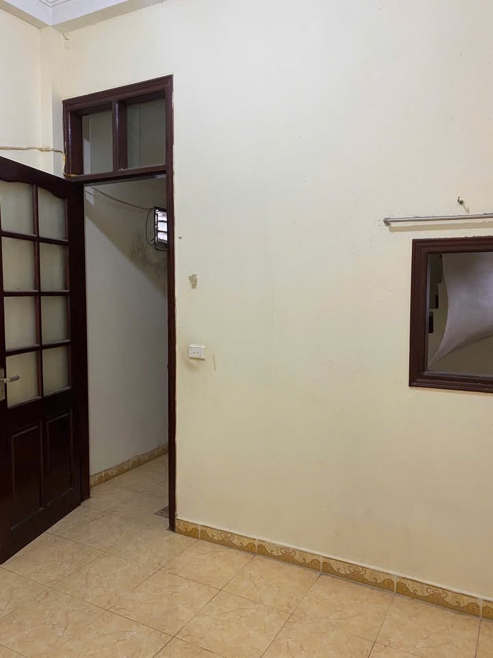 Nhà cho thuê Ngọc Khánh Ba Đình 40m² giá 15 triệu - Không gian thoáng đãng, tiện nghi đầy đủ!