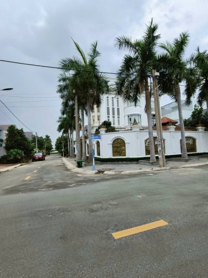 Nhà lầu góc 2 mặt tiền Trảng Dài, Biên Hòa 115m² giá 7.2 tỷ - Phong thủy tốt, đầu tư sinh lời!