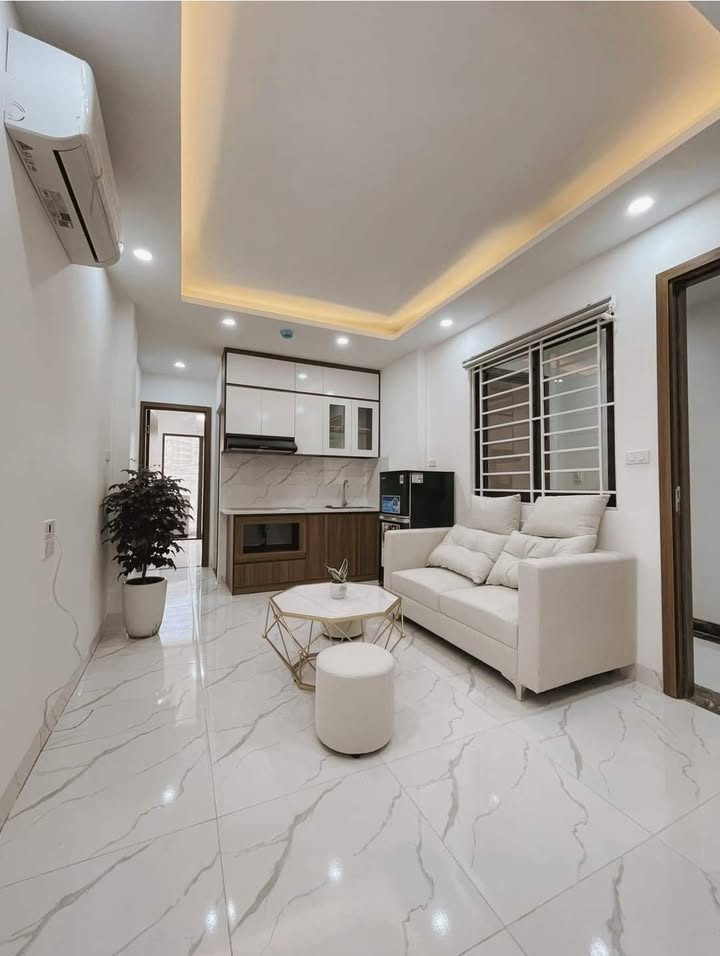 Căn hộ CCMN 12 phòng cho thuê tại Quảng An - Tây Hồ 45m² giá 14.8 triệu - Có thang máy tiện lợi!