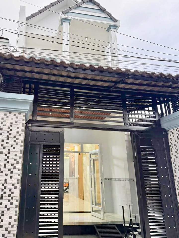 Nhà SHR Thới Tam Thôn 13, Hóc Môn 64m² giá 4.28 tỷ - Dọn vào ở ngay!