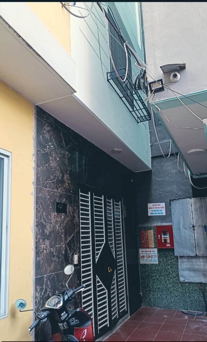 Nhà riêng Kẻ Tạnh, Long Biên 33m² giá 6 tỷ - Nội thất đẹp lung linh!