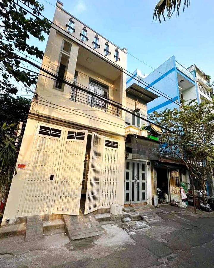Nhà cho thuê mặt tiền Nguyễn Lộ Trạch, quận Tân Phú, 80m² - Giá chỉ 14 triệu/tháng!