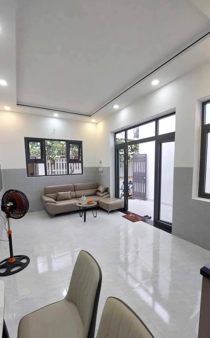 Nhà cho thuê mới đường Điện Biên Phủ, Nha Trang 2PN giá 12 triệu - Gần biển chỉ 300m!