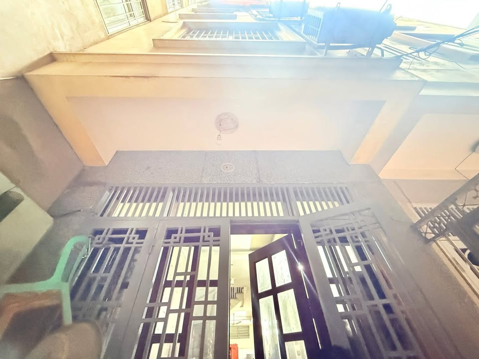 Nhà Ba Đình 49m² giá 12 tỷ - Thiết kế vuông vắn, sẵn sàng ở ngay!