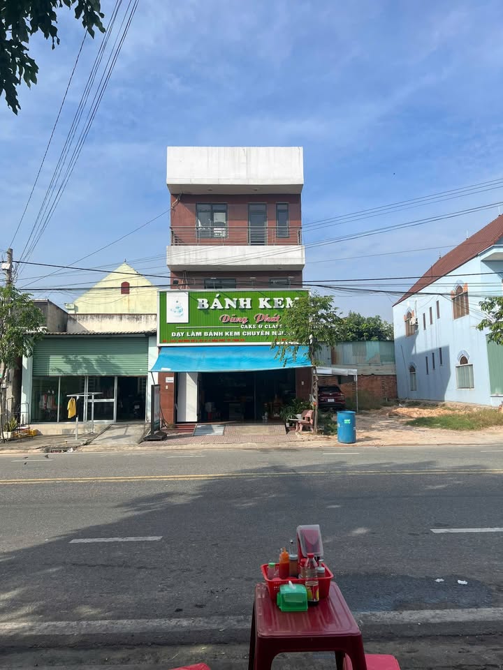 Nhà mặt tiền kinh doanh tại Chợ Phú Chánh, Tân Uyên - Giá chỉ 13 triệu/tháng!