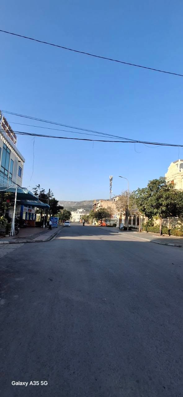 Biệt thự Cẩm Bình, Cẩm Phả 300m² giá 5.91 tỷ - Vị trí đắc địa gần trường học!