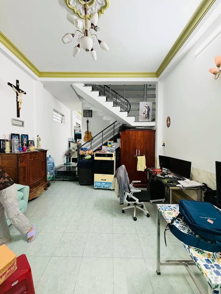 Nhà 2 tầng Trưng Nữ Vương 50m² giá 4.79 tỷ - Kinh doanh online thuận lợi!