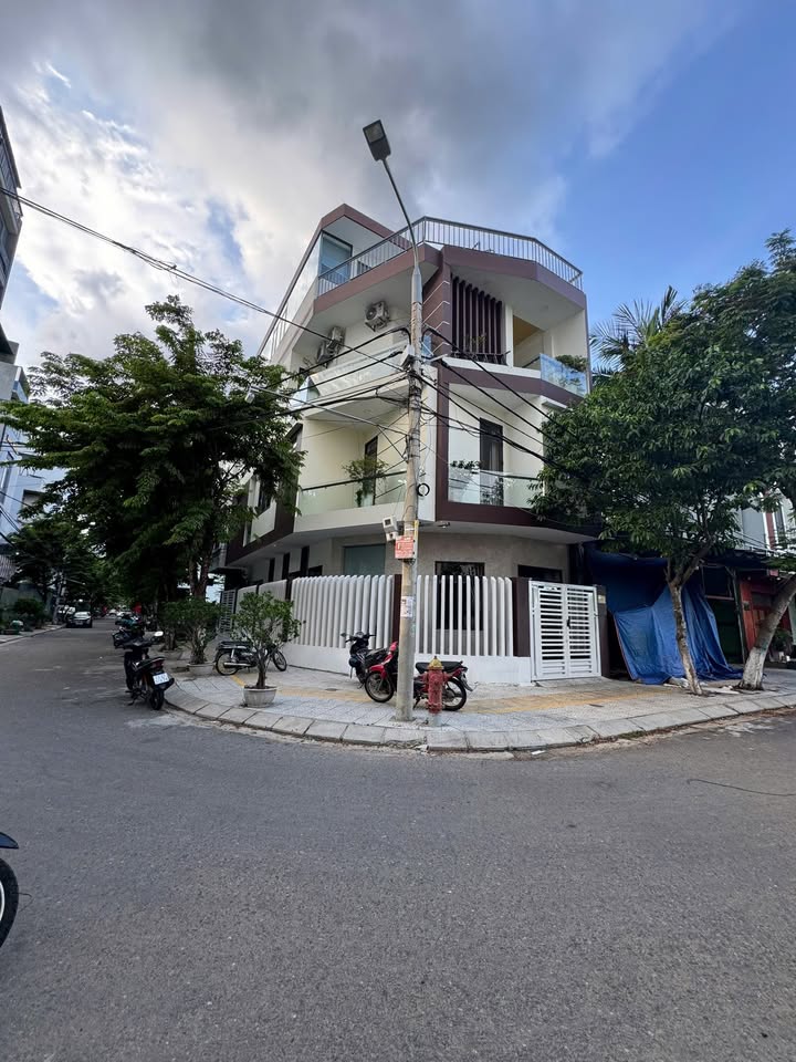 Nhà đẹp 4 tầng 2 mặt tiền đường Cao Bá Quát 110m² - Gần cầu Rồng, Sông Hàn