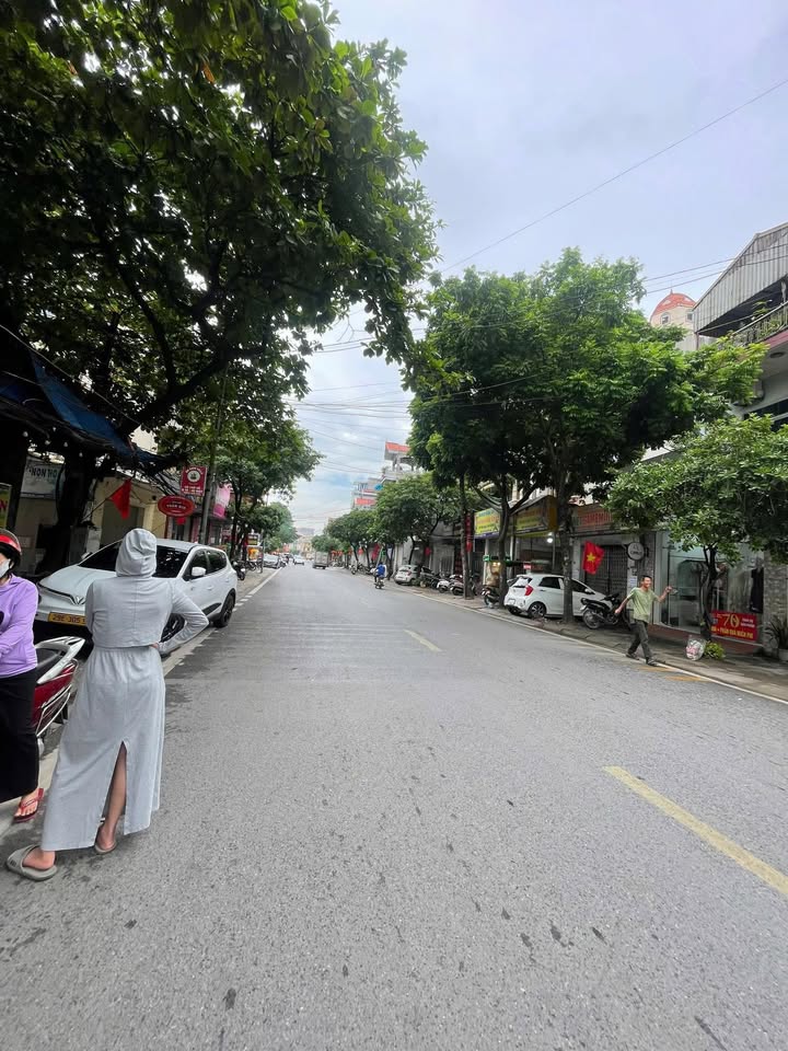 Nhà mặt phố Dương Trực Nguyên, Thường Tín, 80m², giá 16 tỷ - Nhà hướng Nam, sẵn sàng ở ngay!