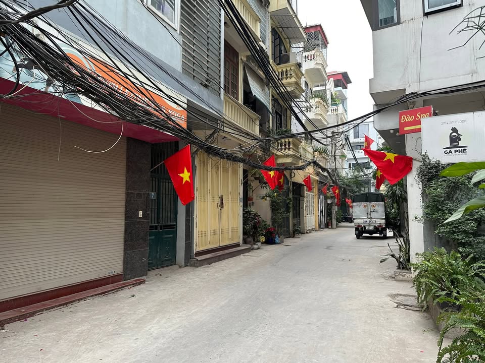 Nhà phố Thái Hà, Đống Đa 66m² giá 18.5 tỷ - Đường ô tô, tiện ích đầy đủ!