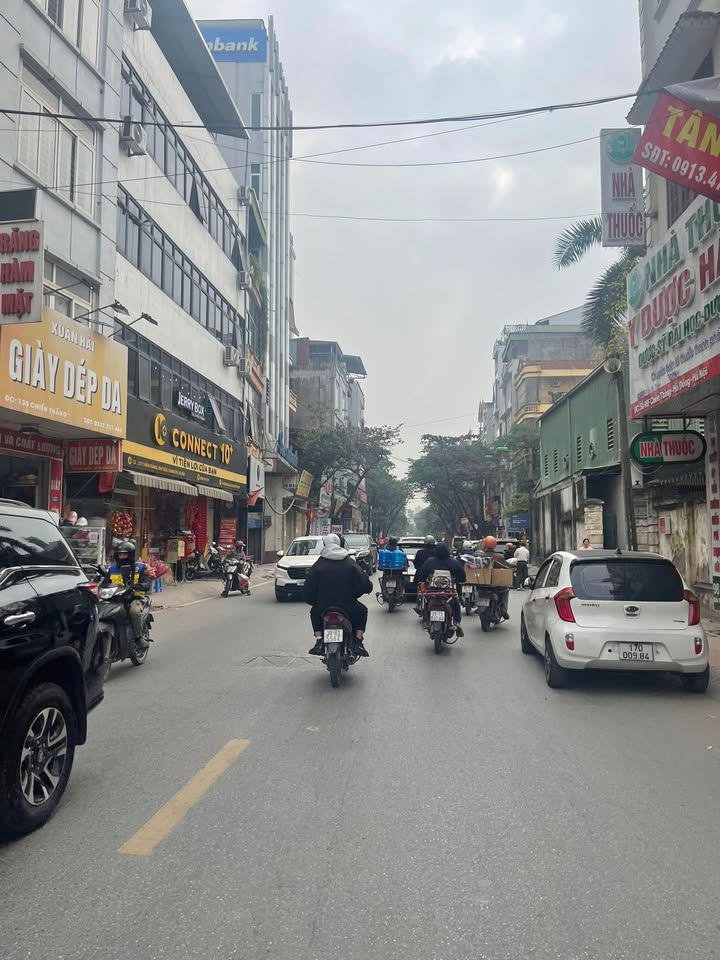 Nhà mặt phố Chiến Thắng Hà Đông 45m² giá 1 tỷ - Kinh doanh sầm uất!