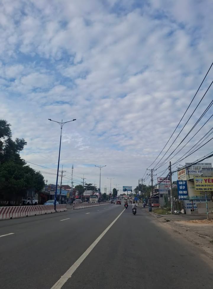 Đất mặt tiền Quốc lộ 13, Bến Cát 1125m² - Sổ hồng chính chủ, giá tốt