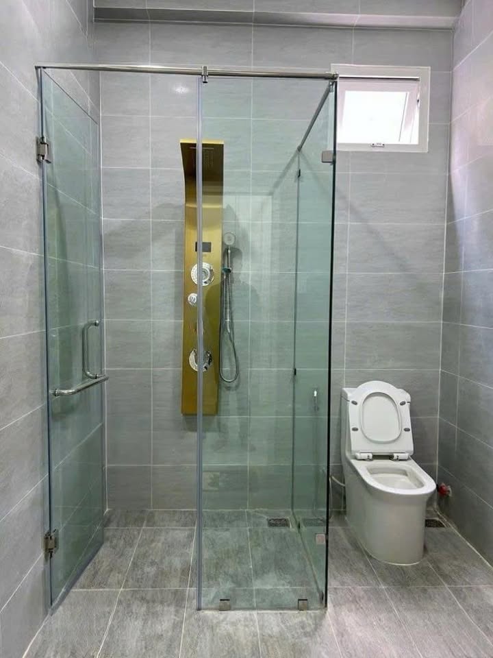 Cho thuê nguyên căn mặt tiền Ngô Gia Tự, P3, Q.10, 64m² chỉ 66 triệu - Vị trí đắc địa cho kinh doanh!