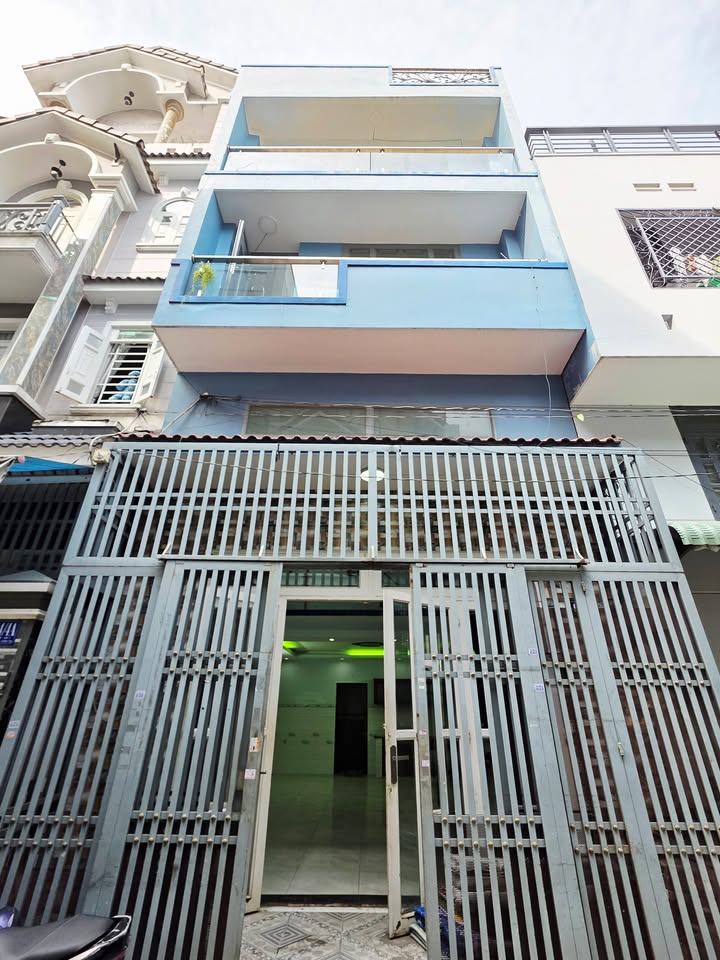Nhà đẹp quận Bình Tân 58m² giá 5.75 tỷ - Hẻm xe hơi 6m thông thoáng!