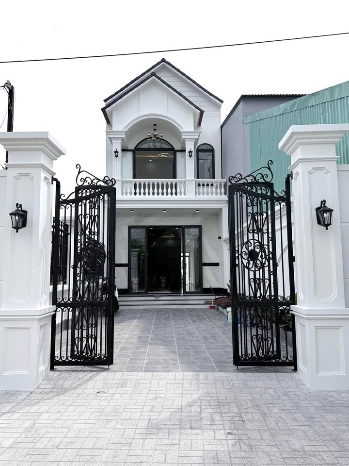 Nhà mặt tiền đường Nam Kỳ Khởi Nghĩa, Sóc Trăng 400m² giá 3.35 tỷ - Kinh doanh thuận lợi!