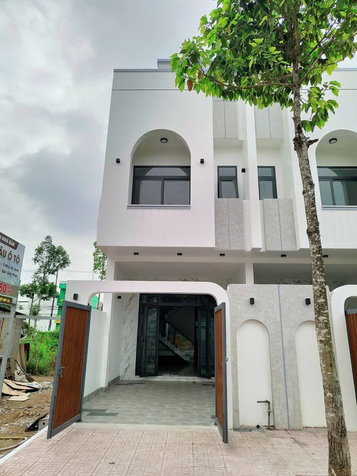 Nhà trệt lầu 88m² đường Số 8, Sóc Trăng - Hướng Tây Bắc, giá chỉ 2.95 tỷ!