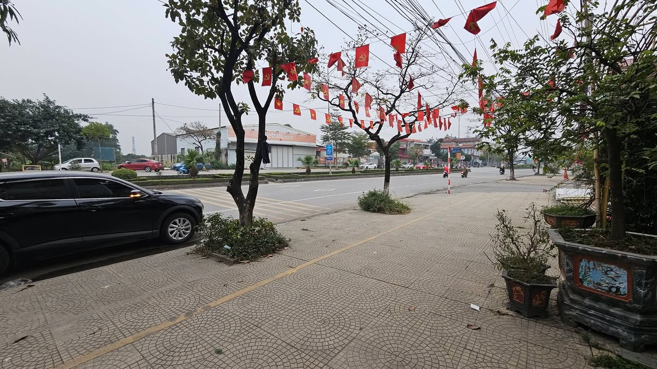 Nhà cho thuê 3 tầng mặt tiền Đinh Công Tráng, Châu Sơn - Kinh doanh thuận lợi chỉ 8 triệu/tháng