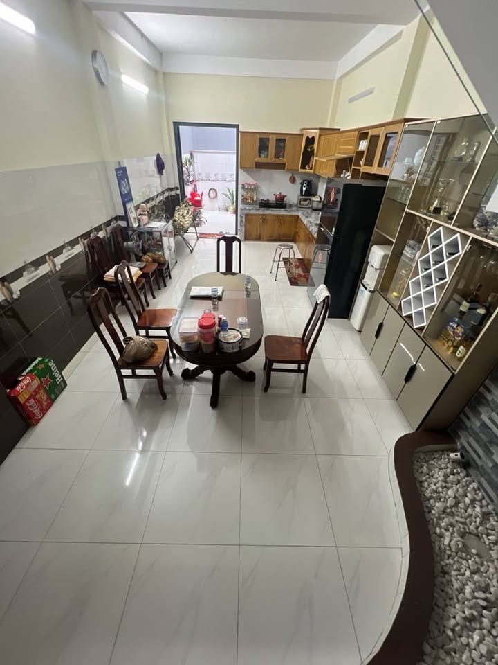 Nhà 4 tầng đường Trần Thị Năm, quận 12, 96m² giá 10 tỷ - Kinh doanh đa ngành, khu dân trí cao!