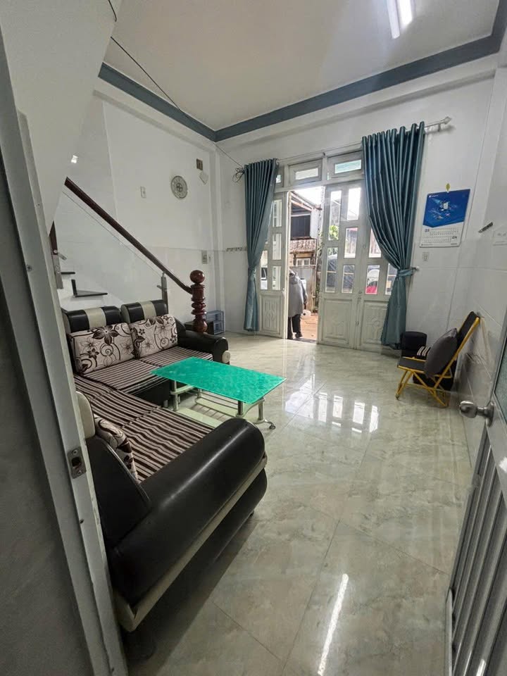 Nhà nguyên căn Vạn Thành Đà Lạt 100m² giá 6 triệu - Không gian thoáng mát, yên tĩnh!