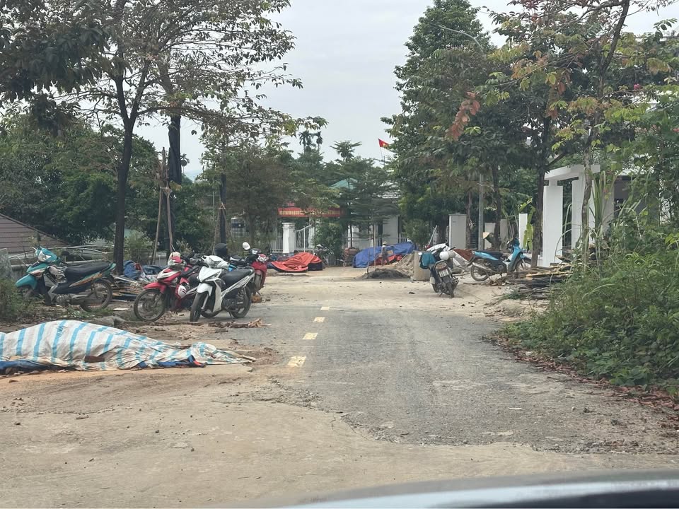 Lô đất Yên Bái 300m² giá 3.1 tỷ - Tiềm năng đầu tư lớn!