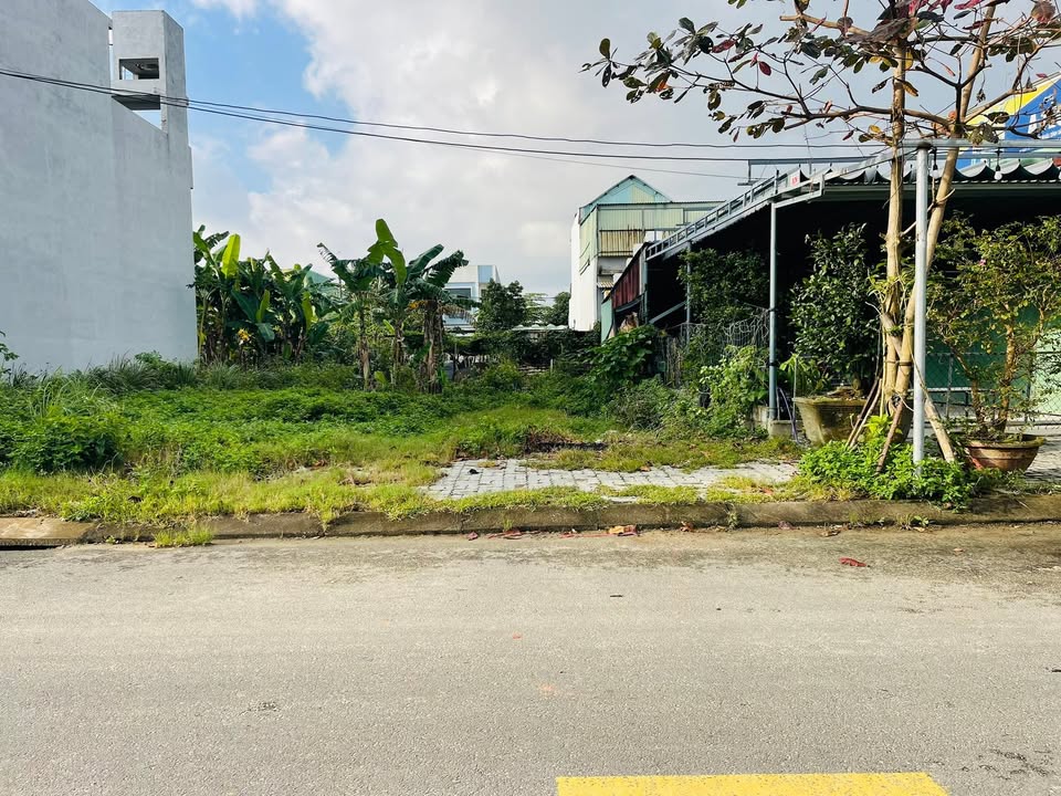 Đất nền Hòa Sơn Đà Nẵng 100m² giá 3.4 tỷ - Đối diện khu thương mại sầm uất!