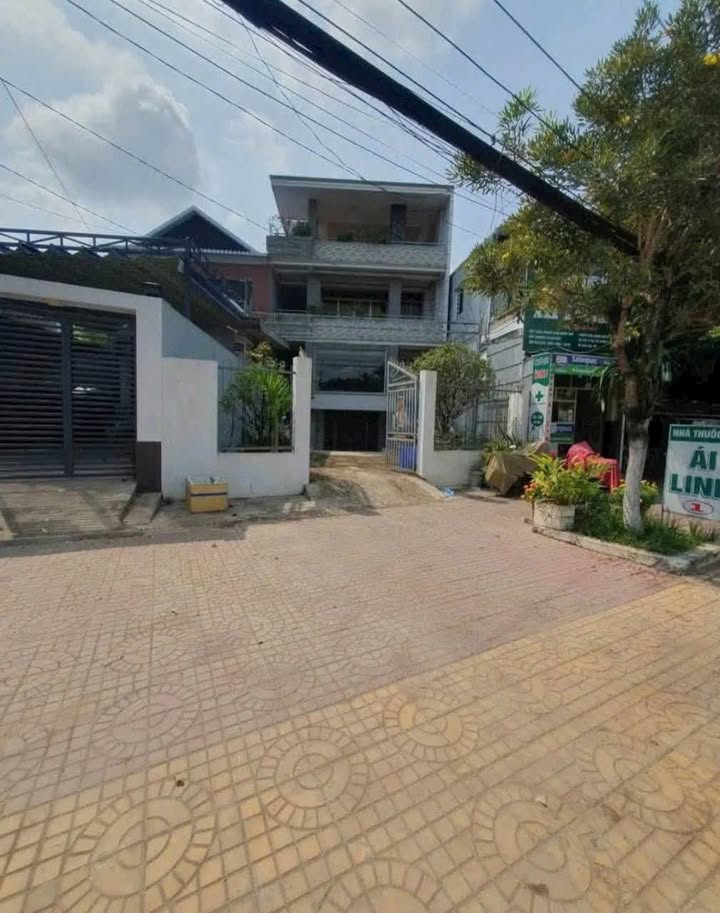 Nhà phố mặt tiền đường Hà Hoàng Hổ, Mỹ Hòa, Long Xuyên 165m² - Cơ hội đầu tư hấp dẫn!