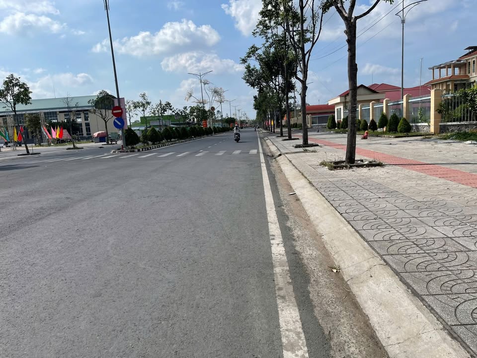 Đất nền mặt tiền đường 30/4, xã Trà Ôn, 650m² - Thích hợp kinh doanh, mở nhà hàng, khách sạn!